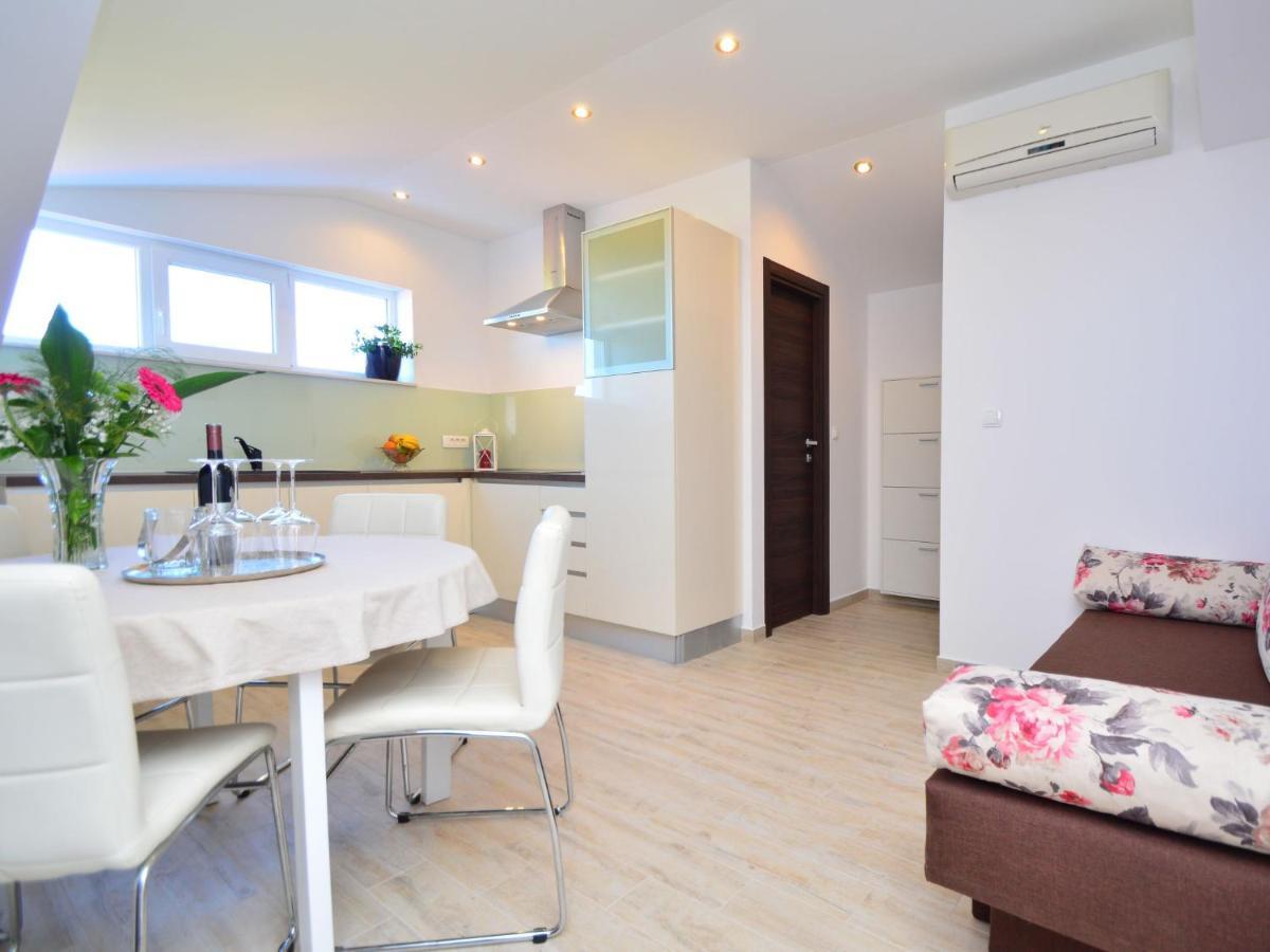 Apartment Rina-3 By Interhome Vodice Exterior foto